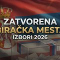 Zatvorena birališta u Zaječaru: Očekuju se prvi rezultati, građani se okupljaju ispred Gradske uprave