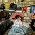 Oko 50 ljudi, uglavnom dece, posle 2 dana putovanja kamionom, stiglo u jermensko selo