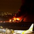 Pet mrtvih u sudaru putničkog i aviona obalske straže na aerodromu u Tokiju