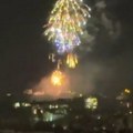 Prelepe slike u prestonici: Nebo zasijalo u svim bojama, građani slave ubedljivu pobedu SNS-a (foto/video)