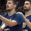 Kakva scena: Nikola Jokić iz sveg glasa pevao "Bože pravde", stavio i tri prsta na srce, ovako se voli Srbija