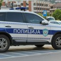 Velika zaplena novopazarske policije: Zaustavili kombi i pronašli duplo dno, izvukli 6.000 paklica cigareta!