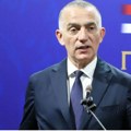 Lekarski izveštaji se ne dobijaju putem medija: Ministar Vujić o dezinformacijama vezanim za boravak pritvorenice u…