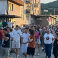 Studenti i građani na ulicama Kosjerića: Protest zbog odbacivanja prigovora za ponavljanje izbora (VIDEO)
