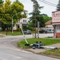 Beška jutros bez semafora: kamion udario i oborio signalizaciju