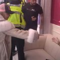 "Pusti ga, lud je za Majom" Asmin nasrnuo na cimera u Eliti 9: Reagovalo obezbeđenje