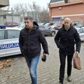 Novosadski novinar Uglješa Bokić saslušan u policiji: Ne postoji mogućnost da odam identitet svojih izvora (FOTO)