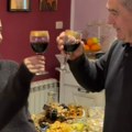 Anđela za Badnji dan otišla kod svojih: Đuričićeva ovako proslavlja sa roditeljima, nazdravlja sa ocem uz vino