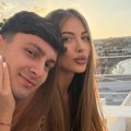 Dok čeka prelazak u Zvezdu, krilni fudbaler uživa sa lepoticom i poručuje: "Snovi se ostvaruju"