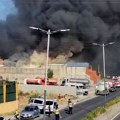 Veliki požar na auto-putu Tirana-Drač, kuće i preduzeća u opasnosti