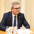 Država ulaže 400 miliona dinara u sela: Glamočić podelio rešenja za 35 opština, evo gde se grade novi putevi i vodovodi