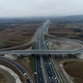 Potpuna obustava saobraćaja na putu Ivanjica - Sjenica. Poseban režim kroz tunele Šarani i Manajle.