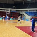 Bogdan nadgleda, Kari deli savete, Petrušev nije tu – zavirite na trening Srbije pred Portoriko VIDEO