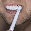 Jedan simptom demencije možete da prepoznate dok perete zube