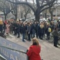 Novi protest u Novom Sadu u znak podrške majci kojoj su oduzeta deca