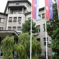 Studenti u blokadi Medicinskog fakulteta u Beogradu blokirali zgradu dekanata