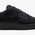 Crne i čupave Nike Air Force 1 patike su hit za jesen 2025.