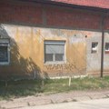 Na kući člana PODES-a u Boru ispisan nacistički grafit sa porukom “Vlada naci”