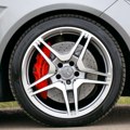 Koliko boja utiče na cenu automobila?
