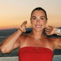 Au! Arina Sabalenka "zagrmela" kao nikada do sada, pozirala u bikiniju u sobi i podigla sve pratioce na noge
