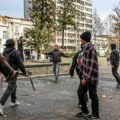 Dramatičan snimak masovne tuče na Badnje veče u regionu, jednu osobu pretukli nasmrt: Među napadačima i dečak
