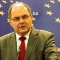Odlazak Kristijana Šmita - sklanjanje pod maskom ostavke