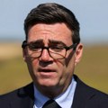 Novi britanski premijer javno zaplakao: Njegov otac zbog Alchajmerove bolesti ne zna dokle mu je sin dogurao!