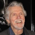 Preminuo Tom Skerit poznat po ulogama u filmovima „Top Ganˮ i „Osmi putnikˮ