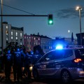 Haos u Nemačkoj za Noć veštica: Maskirani građani razbijali izloge, bacali petarde! Policija ih smirivala vodenim topovima…