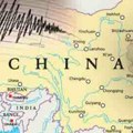 Razorni zemljotres u Kini, Najmanje 8 mrtvih: Spasioci tragaju za zarobljenima ispod ruševina! (video)