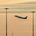 Užas na aerodromu: Muškarac se automobilom zakucao u avion, mnogi letovi otkazani
