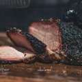 Profit uprkos krizi: Poznati kuvar naplaćuje skoro 700 funti za biftek, ali nema napojnica za zaposlene