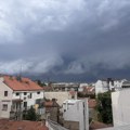 Na mladića u Surčinu se tokom nevremena obrušio krov