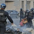 "Drugi korak spalite matinjon kao u Nepalu": Sukobi demonstranata i policije u Francuskoj (FOTO)