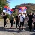 Srbi sa AP KiM koji pešače ka Novom Sadu napreduju ka Ljigu: Želimo da podržimo svoju državu
