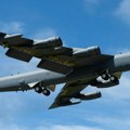 B-52 Stratofortress pao kod baze Edvards: Stub dima vidljiv kilometrima iznad pustinje Mohave