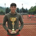 Gradonačelnik Gojković uputio čestitku mladom valjevskom teniseru Mihailu Nikiću, juniorskom prvaku Srbije