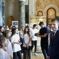 Više od 200 dece iz Crne Gore u Beogradu: Poseta Hramu Svetog Save za knjigu uspomena