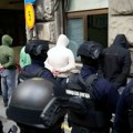 Uhapšena četvorica navijača „Zabranjenih“ na Novom Beogradu: Pokušali da otmu automobil mladiću, jedan od njih imao i…