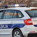 Šta se ovo dešava ispred tunela u Novom Sadu? Zatečen auto bez branika nasred puta, policija na licu mesta