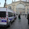 Izbodene dve devojčice: Napadnute nožem blizu škole u Francuskoj