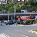 "Srbi još ne znaju da koriste kružni tok": Hit snimak vožnje u Užicu: Na pola puta shvatio šta je uradio (video)