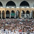 Ko je odgovoran za ilegalno putovanje stotina vernika u Meku?