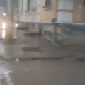 Stravična oluja stigla na jug Srbije: Ulice su već pod vodom, jak vetar nosi sve, na udaru ovaj grad