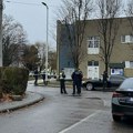 Napad nožem u osnovnoj školi u Zagrebu: Svi panično traže svoju decu, policija ćutala sat vremena