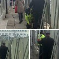 (Foto) inspekcija reagovala nakon zabrinutosti Novosađana Ispod nadstrešnice Tanurdžićeve palate postavljena zaštitna…