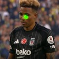Navijač koji je ometao igrača laserom dobio zabranu, sada se kaje