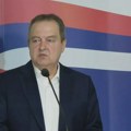 Dačić tvrdi da MUP ne krije ništa o protestima