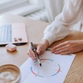 Počinju gužve kod astrologa: Sve više onih koji pitaju ChatGPT za savet, neki to i naplaćuju, a evo šta koga najviše zanima…