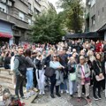 Beograd se oprostio od Halida Bešlića: Poštovaoci njegovog lika i dela zapevali u Skadarliji u čast legendarnog pevača: Doša i…